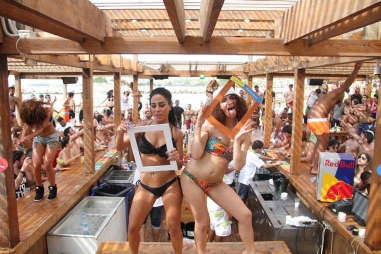 Cyan Beach Bar on Sunday
